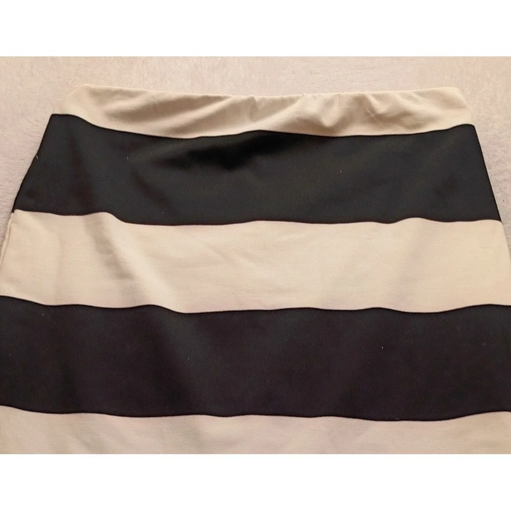 Jennifer Lopez Black White Striped Pencil Skirt Midi Bodycon Stretch Size L NWOT